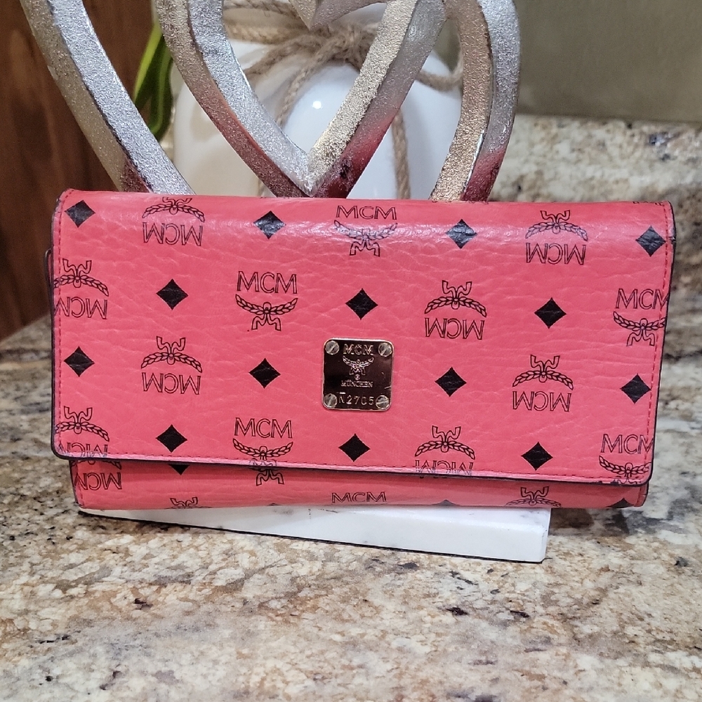 MCM EUC Visetos Long Trifold Crimson Red Wallet - Picture 1 of 10
